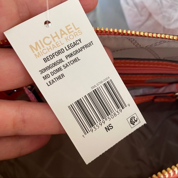 New Michael Kors Bedford legacy satchel - Picture 9 of 10